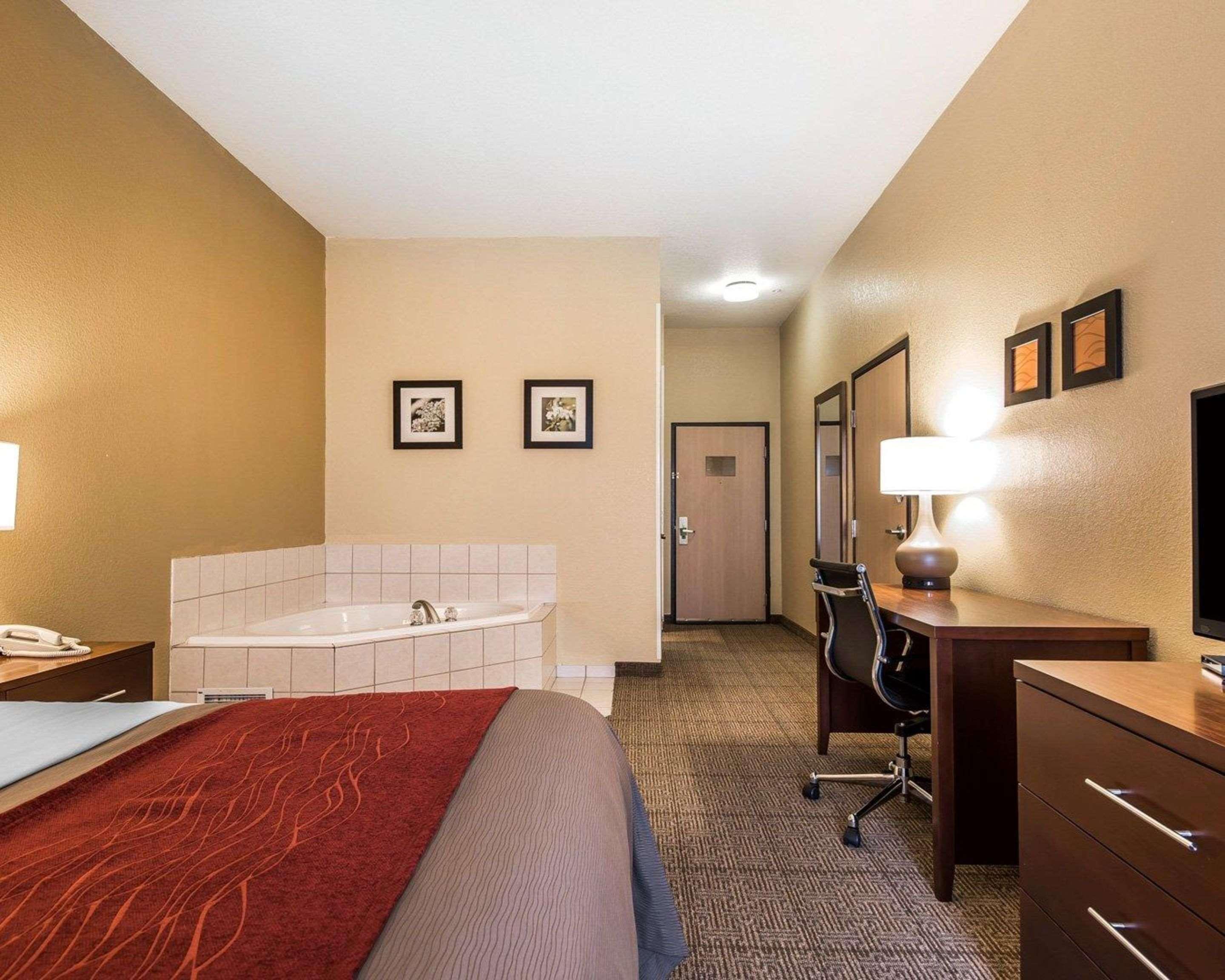 Quality Inn & Suites Bethany Exterior foto