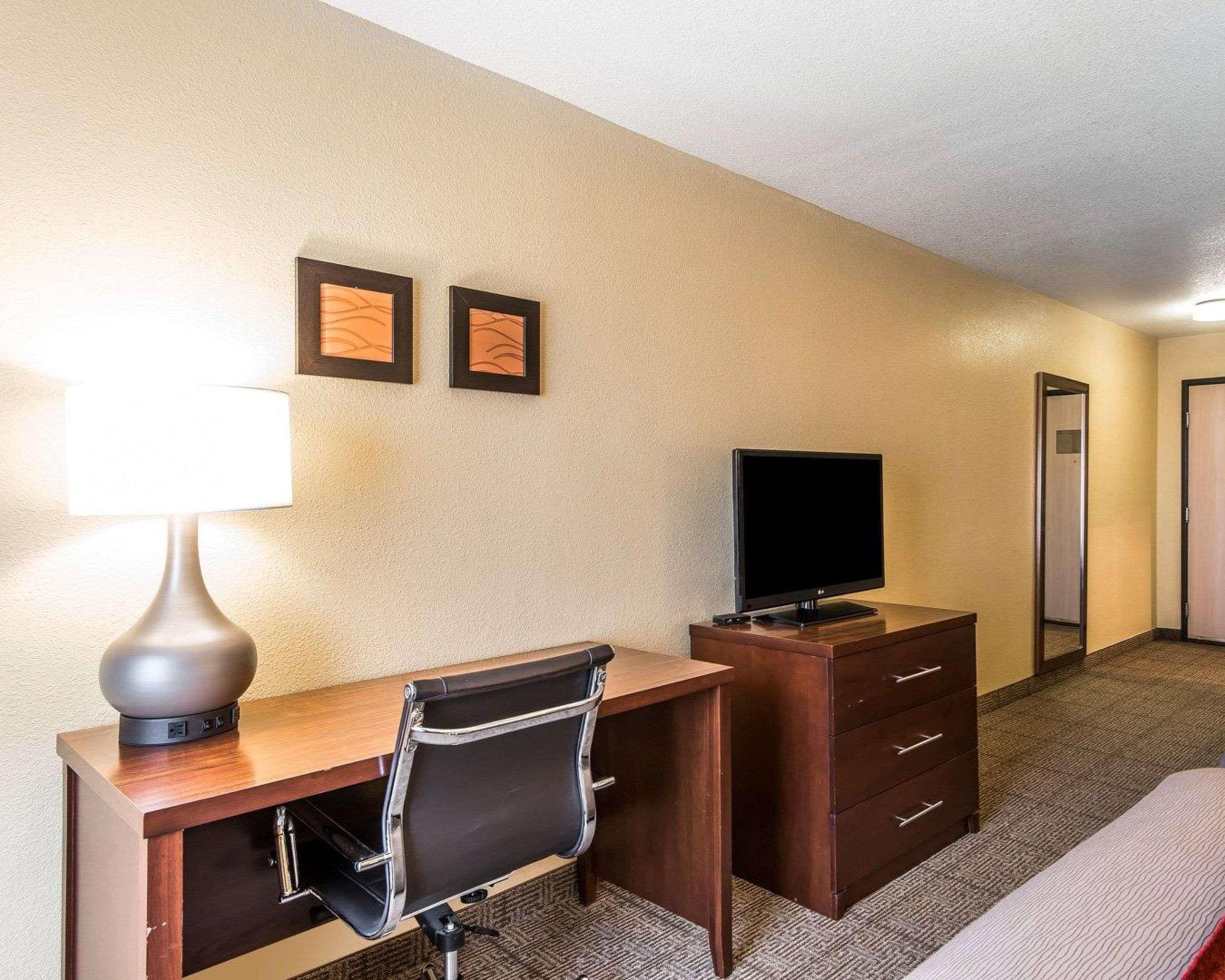 Quality Inn & Suites Bethany Exterior foto